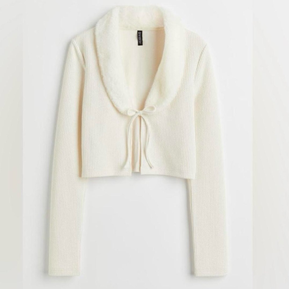 H&M cream cardigan with fur collar. Size XL, brand new